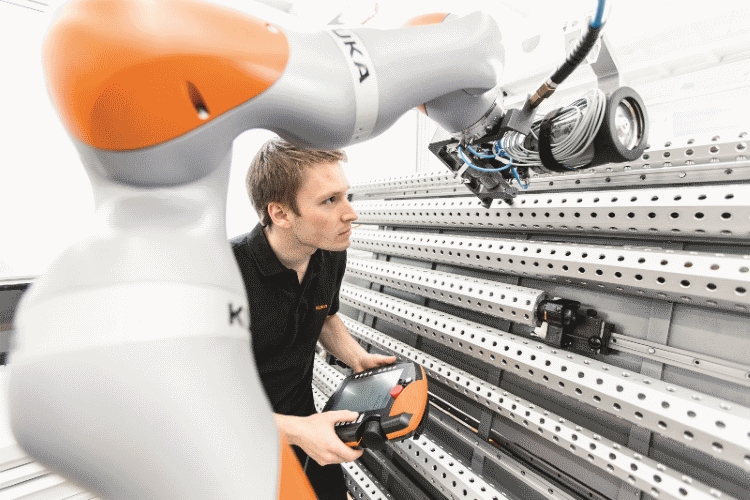 20161216_KUKA_Industrie4_0_7_Kuka AG